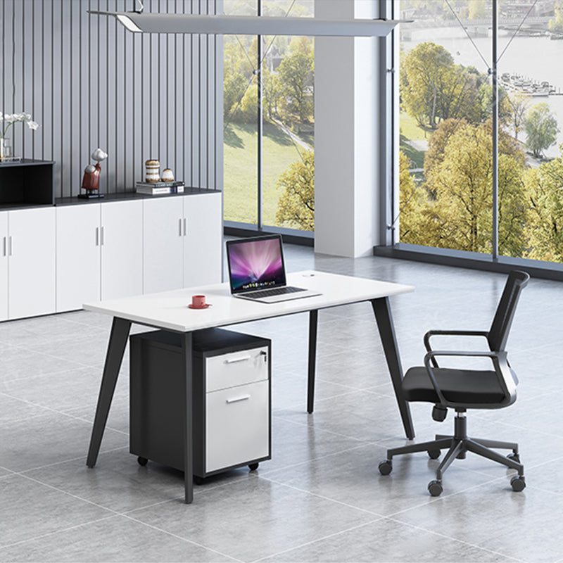 オフィスデスク・事務机|シンプル 清潔感 プライバシー保護