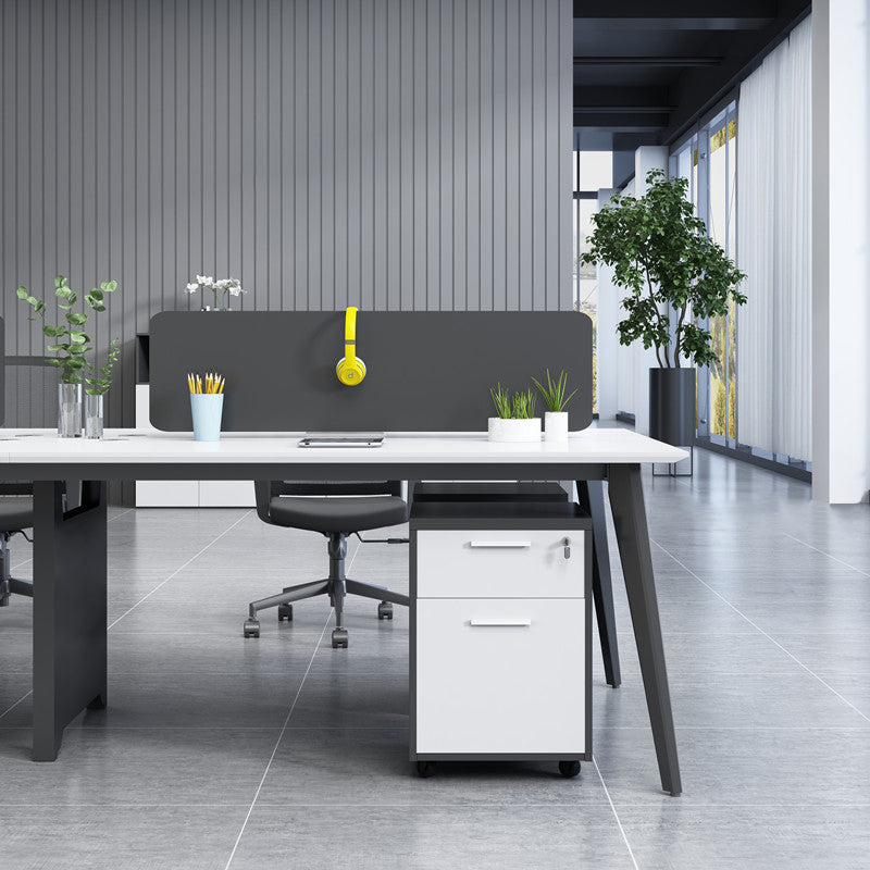 オフィスデスク・事務机|シンプル 清潔感 プライバシー保護