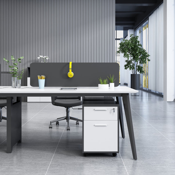 オフィスデスク・事務机|シンプル 清潔感 プライバシー保護