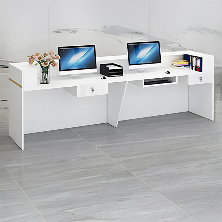 受付カウンター｜上品 マーブル模様 装飾ライン