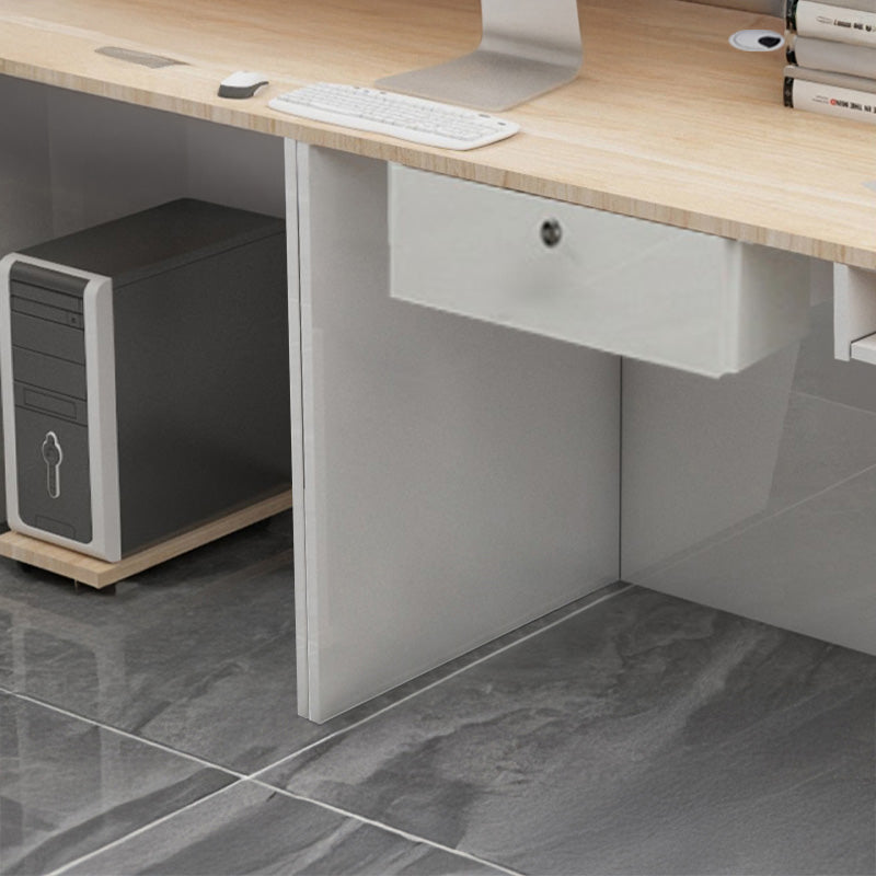 受付カウンター｜モダン 清潔感 ゴールドライン