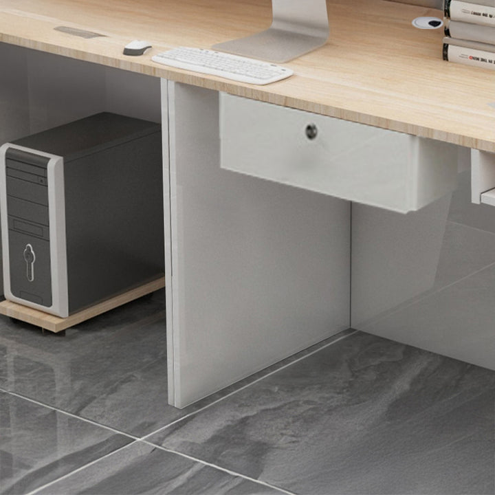 受付カウンター｜モダン 清潔感 ゴールドライン