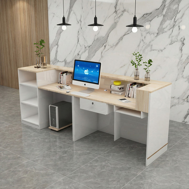 受付カウンター｜モダン 清潔感 ゴールドライン